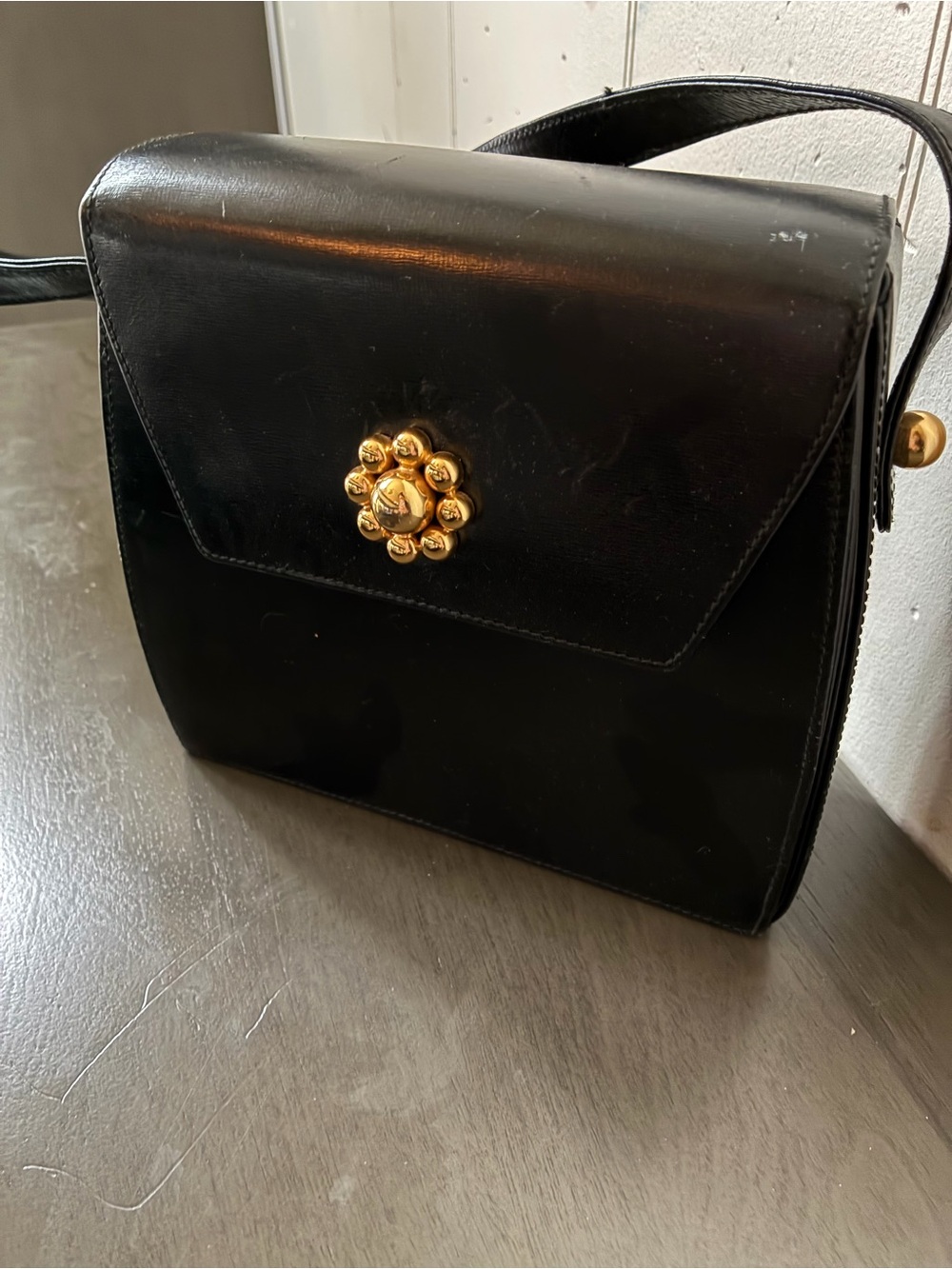 Vintage Paloma Picasso Genuine Leather Shoulder Bag Made in Italy Gold Hardware